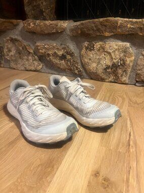 Women's Kjeraj running shoe; Nnormal's Max